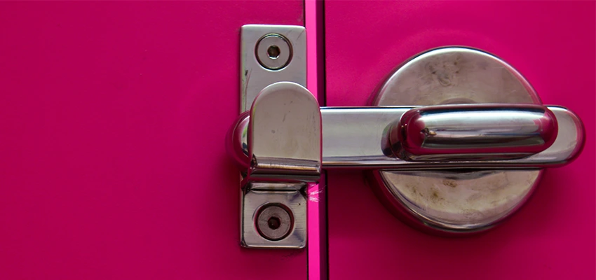 Childproof Gate Lock in Alta Sierra, California