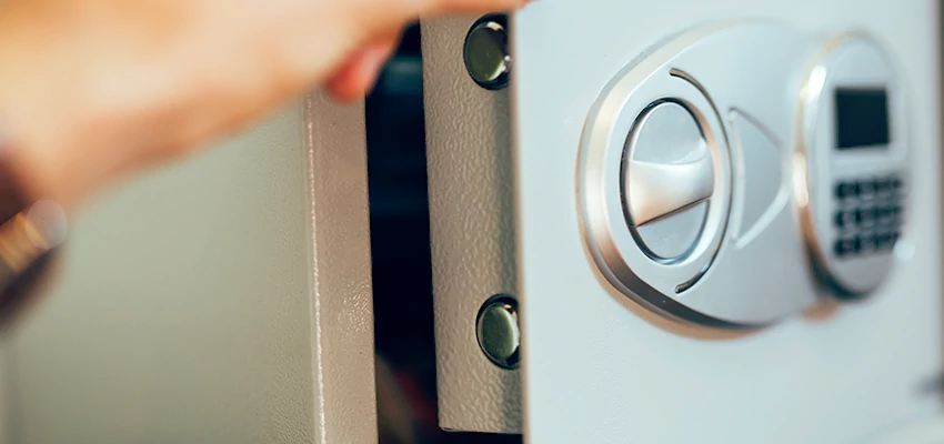 Fingerprint Safe Openers in Alta Sierra, CA